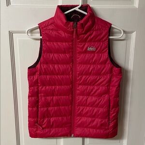 REI Co-Op 650 Down Puffer Vest in red, girls’ size M 10/12